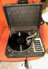 WIND UP RECORD PLAYER GRAMAPHONE works