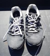 Nike running shoes - size 8