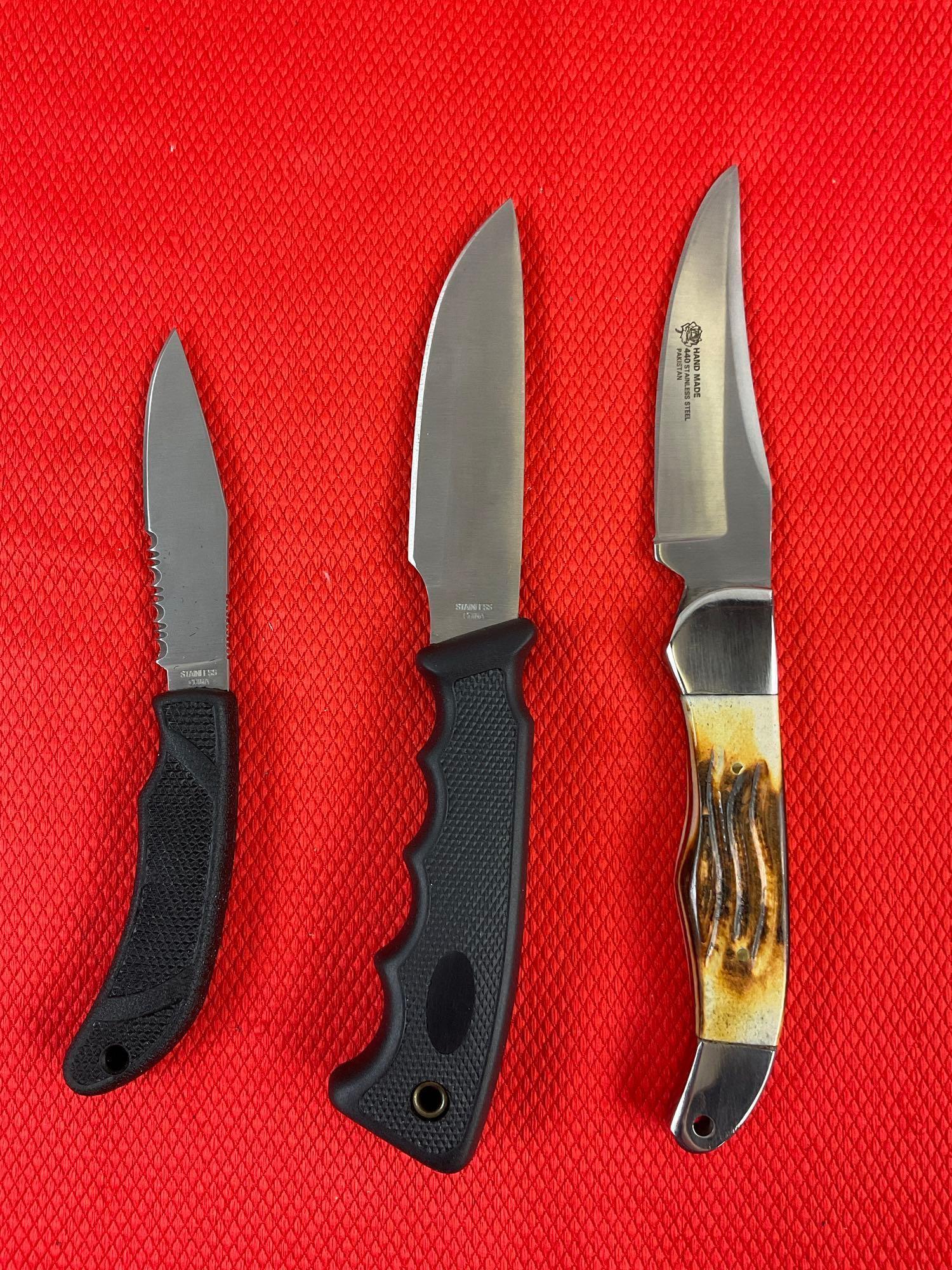 2 pcs 5" Steel Fixed Blade Hunting Knife Assortment w/ Sheathes. North American Hunting Club. NIB.