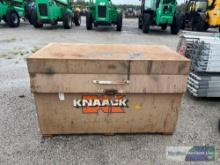 KNAACK 5?x30? JOB BOX W/ PAINT ACCESORIES INSIDE