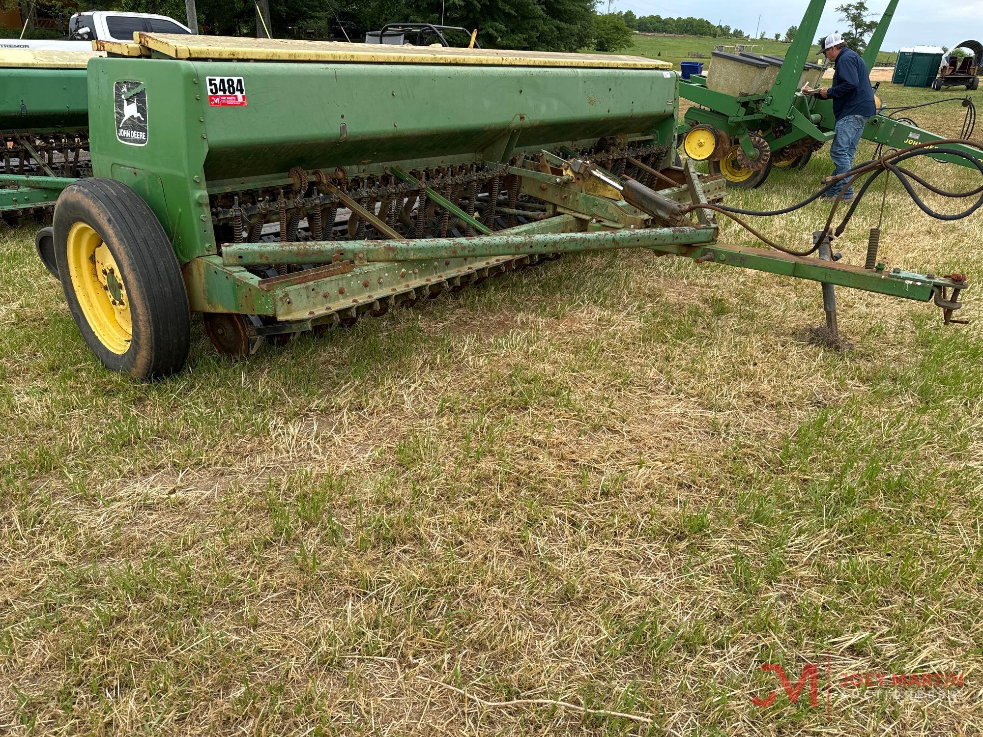 JOHN DEERE 8300 GRAIN DRILL