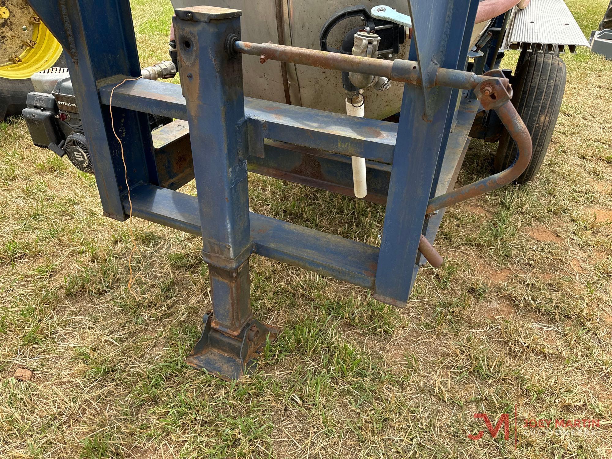 1,000 GALLON NURSE TANK ON GOOSENECK T/A TRAILER