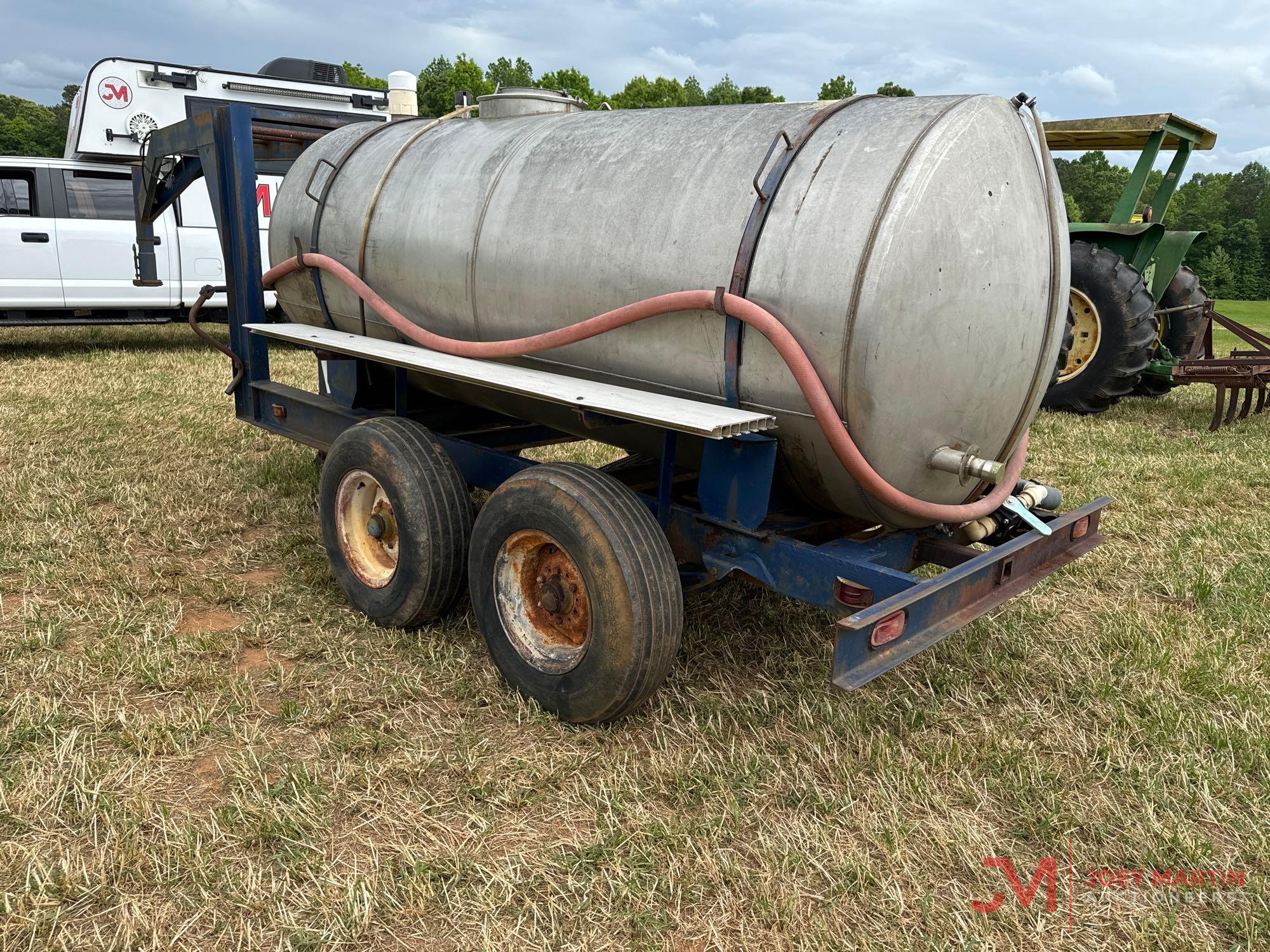 1,000 GALLON NURSE TANK ON GOOSENECK T/A TRAILER