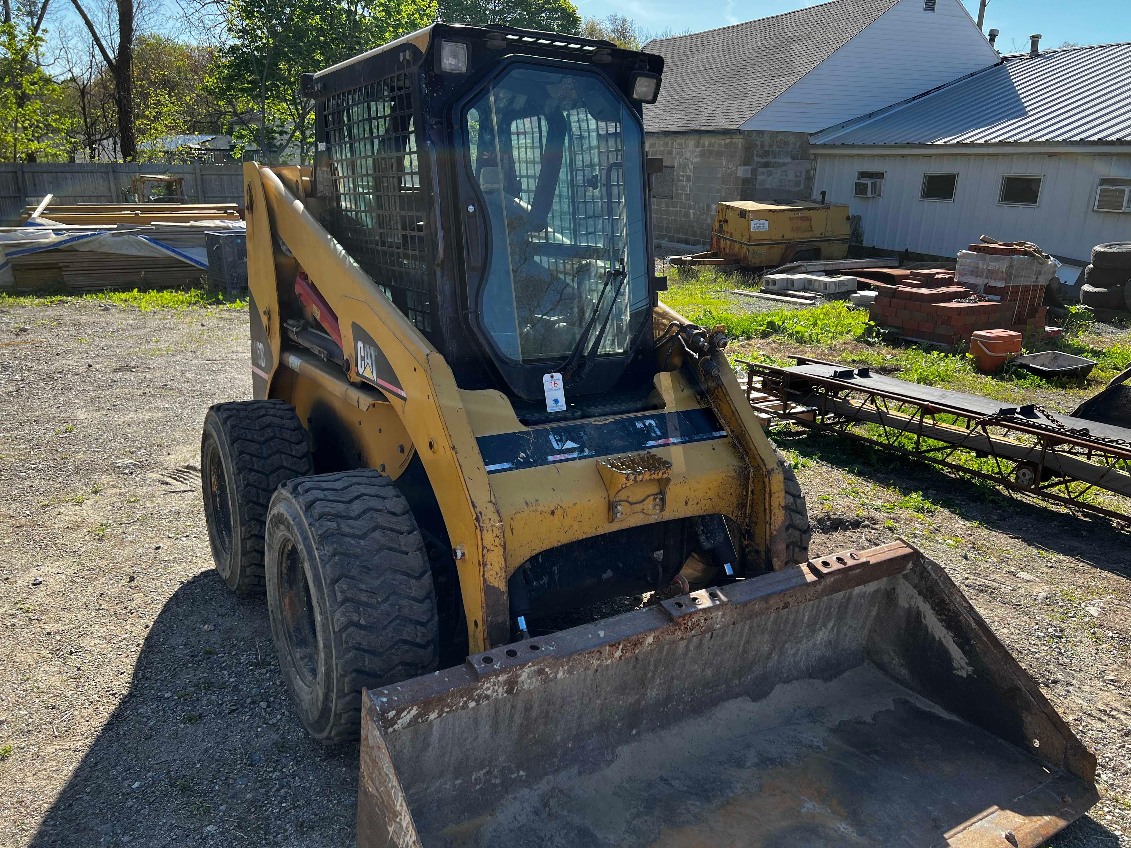 CAT #246B Diesel Diesel Rubber Tire Skid Steer, Hrs: 2,976, Turbo, Heat, Enclosed Cab, 72" Bucket