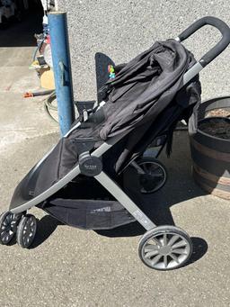 Britax B-Lively Travel System- Stroller, Car seat and Base- Retail is $480