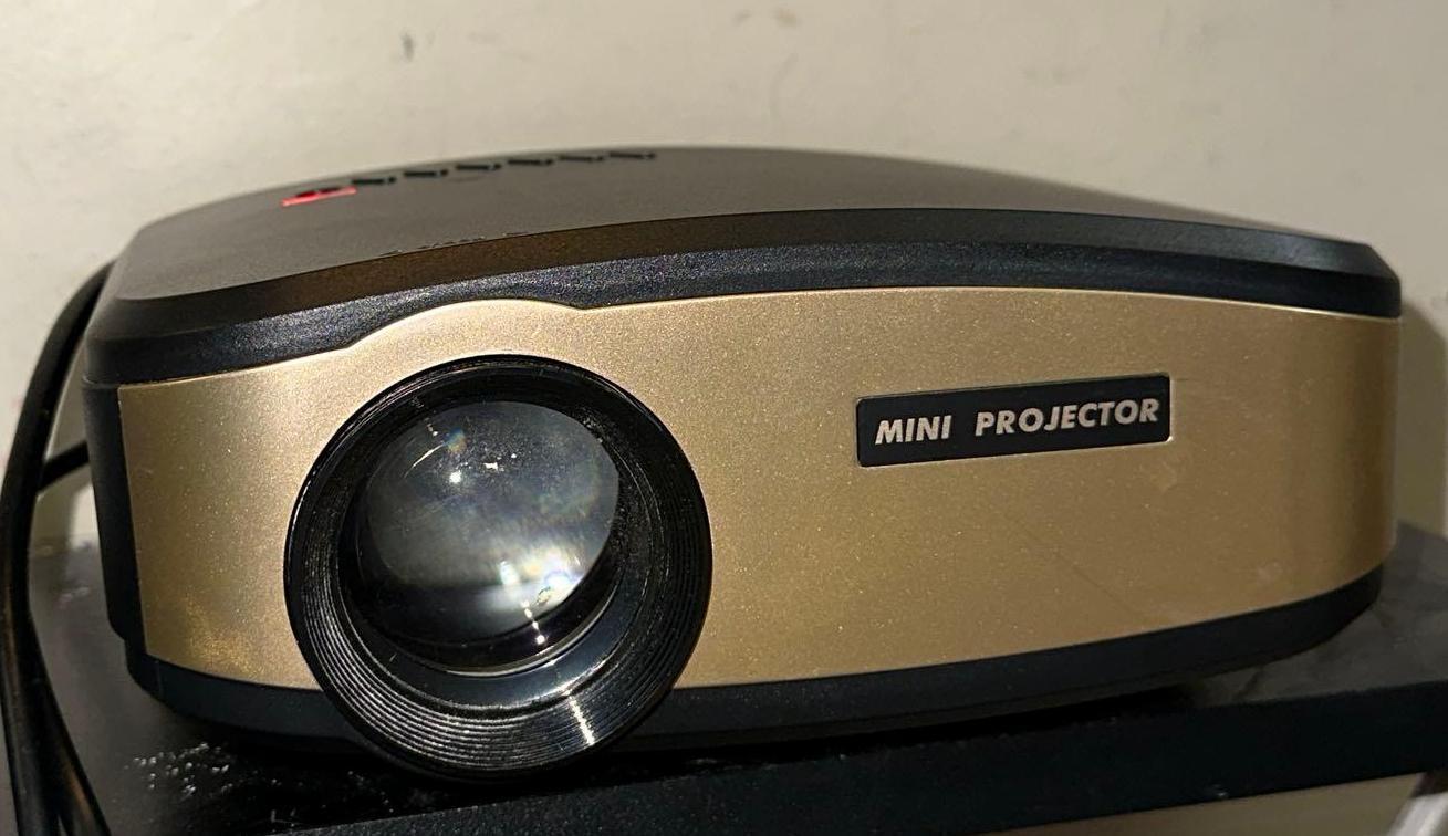 Mini LED Projector Model C6- works
