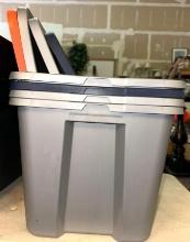 Set of 4 Sterilite Storage totes with Lids
