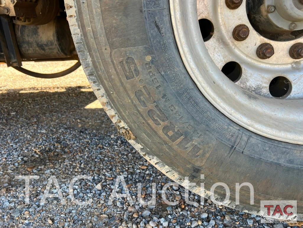 2005 Kenworth T800 Tri-Axle Dump Truck