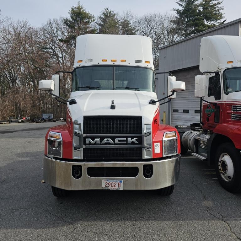 2019 Mack An42T Tractor