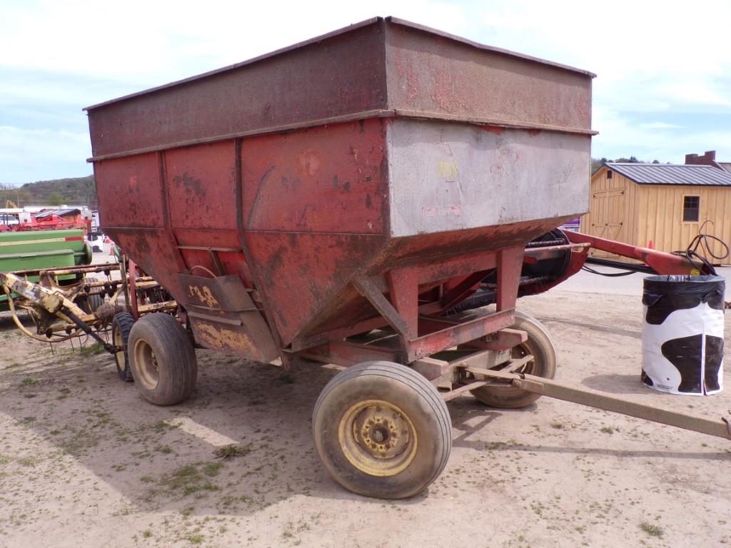 Gravity Wagon on John Deere Running Gear (6231)