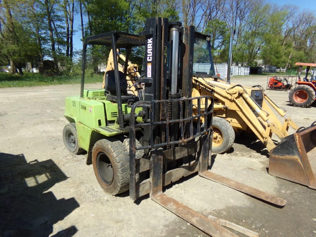 Clark 6500-HY60 Dual Wheeled Forklift, Gas, 6000 LB Capacity, 7'' Wide Fork