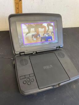 RCA portable DVD player, it works