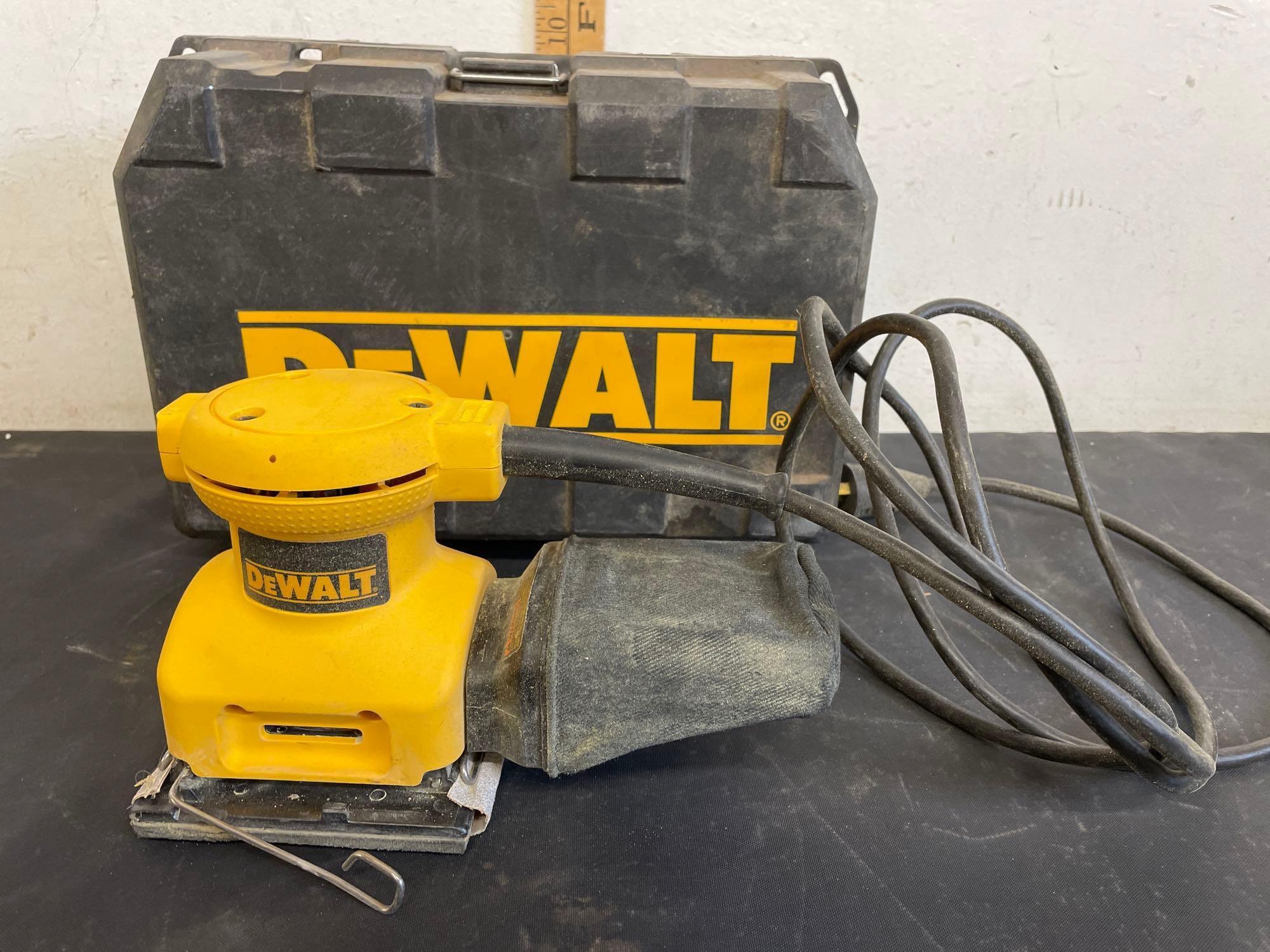 DeWalt Palm Grip Sander, works