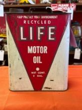 Life recycled motor oil can