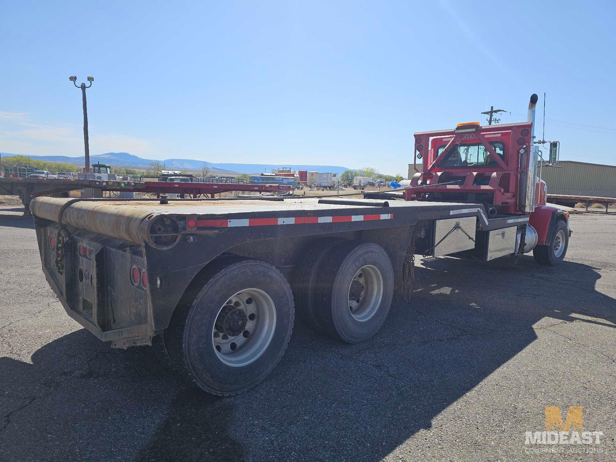 2001 Peterbilt 378 Winch Truck