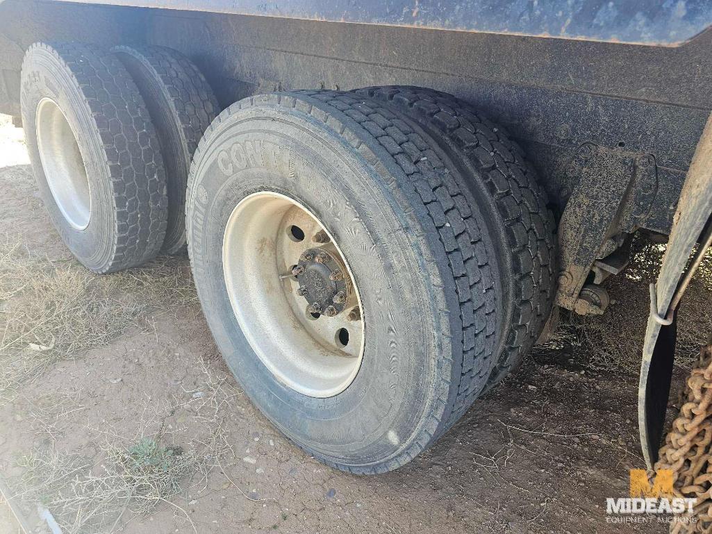 2001 Peterbilt 378 Winch Truck