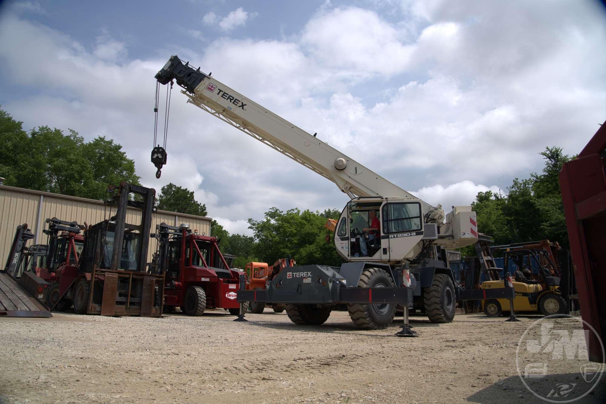 2013 TEREX RT230-2  ROUGH TERRAIN CRANE SN: 161493