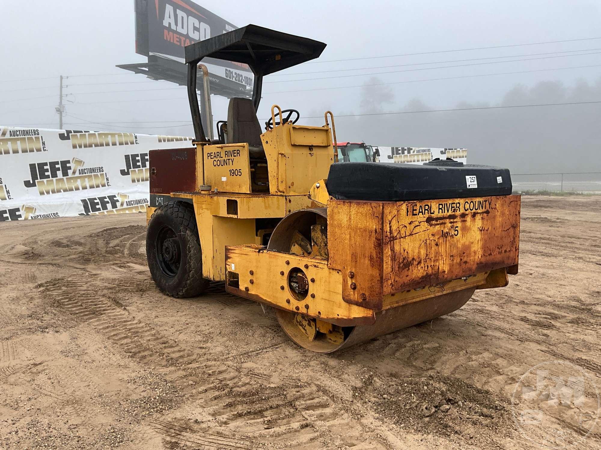 1992 CATERPILLAR CS-433B SINGLE DRUM VIBRATORY ROLLER SN: 4FK00053