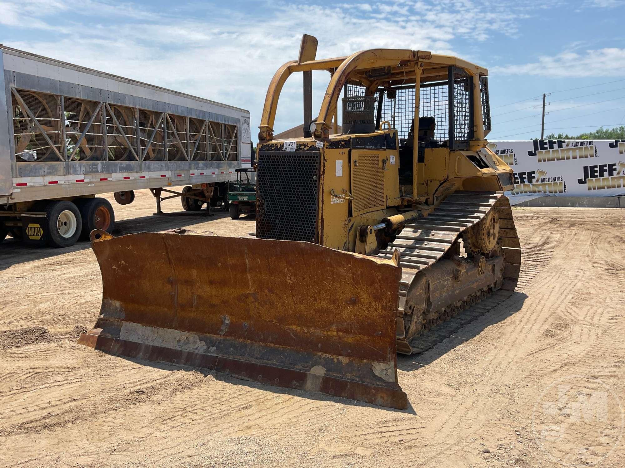 1998 CATERPILLAR D6M XL CRAWLER TRACTOR SN: 3WN1542