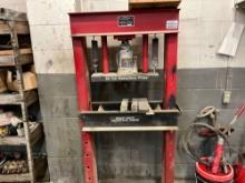 LOT OF 1 NATIONAL EQUIPMENT HYDRAULIC PRESS, 1 WASHING STATION