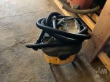 DEWALT DWV010 8 GAL DUST EXTRACTOR VACUUM