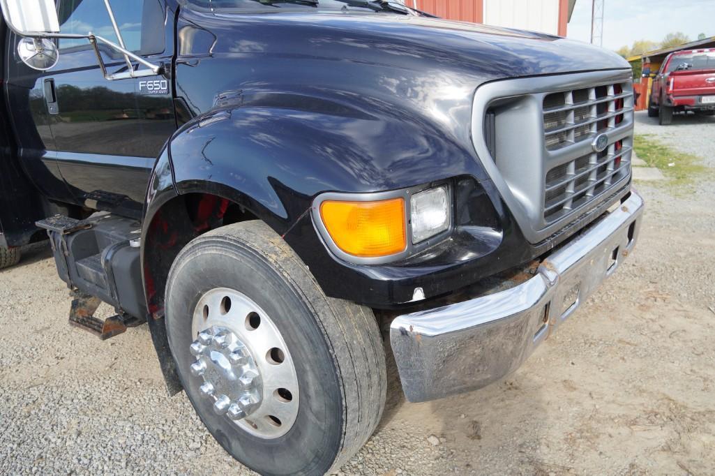 2000 Ford F-650 Super Duty XLT Service Truck