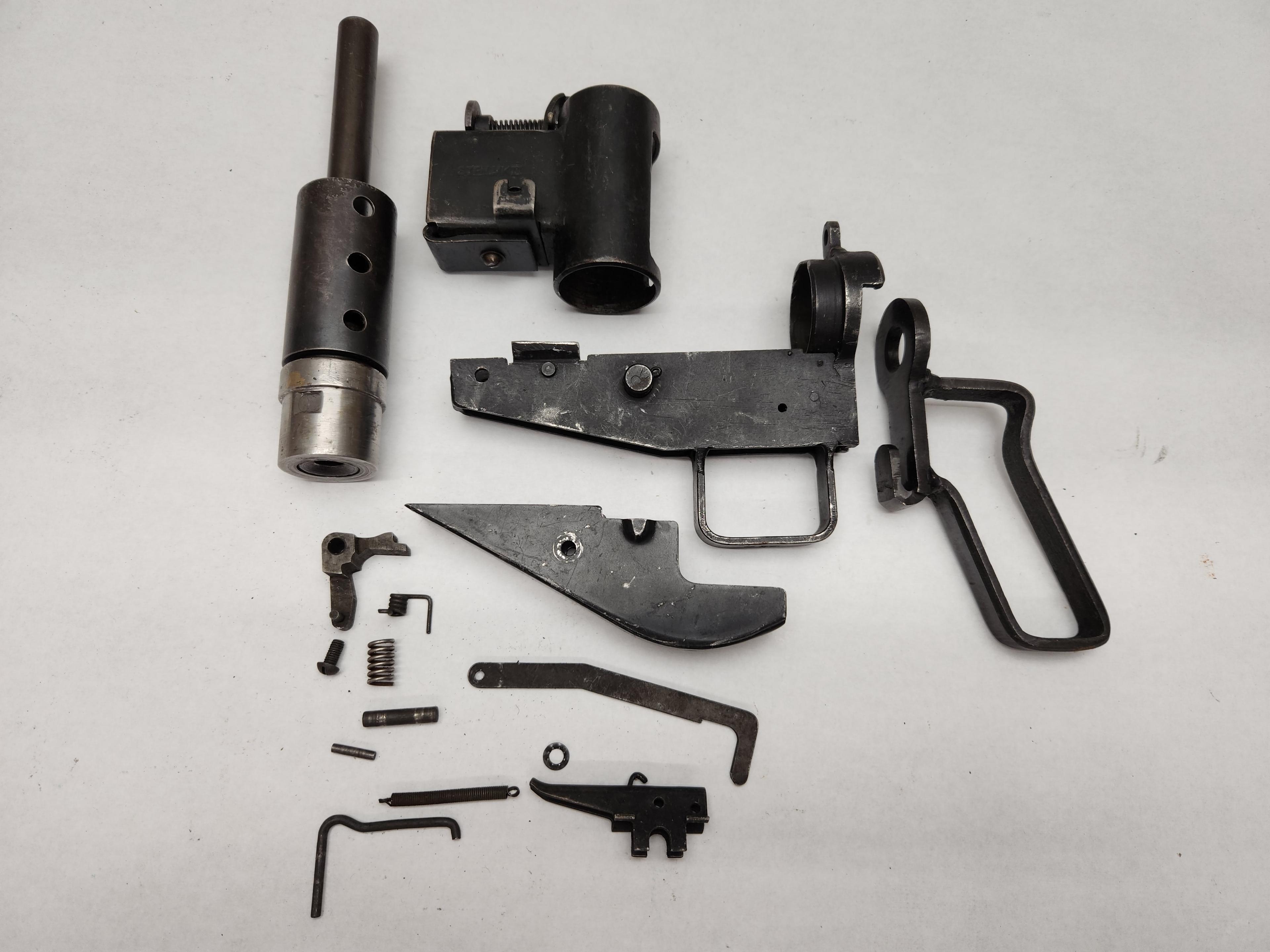 TRAY LOT OF STEN MKII PARTS