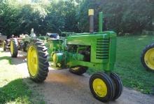 John Deere 'G' Tractor, narrow front, Powr-Trol, 540 pto, electric start, 6.00-16 fronts, 12.4-38 re