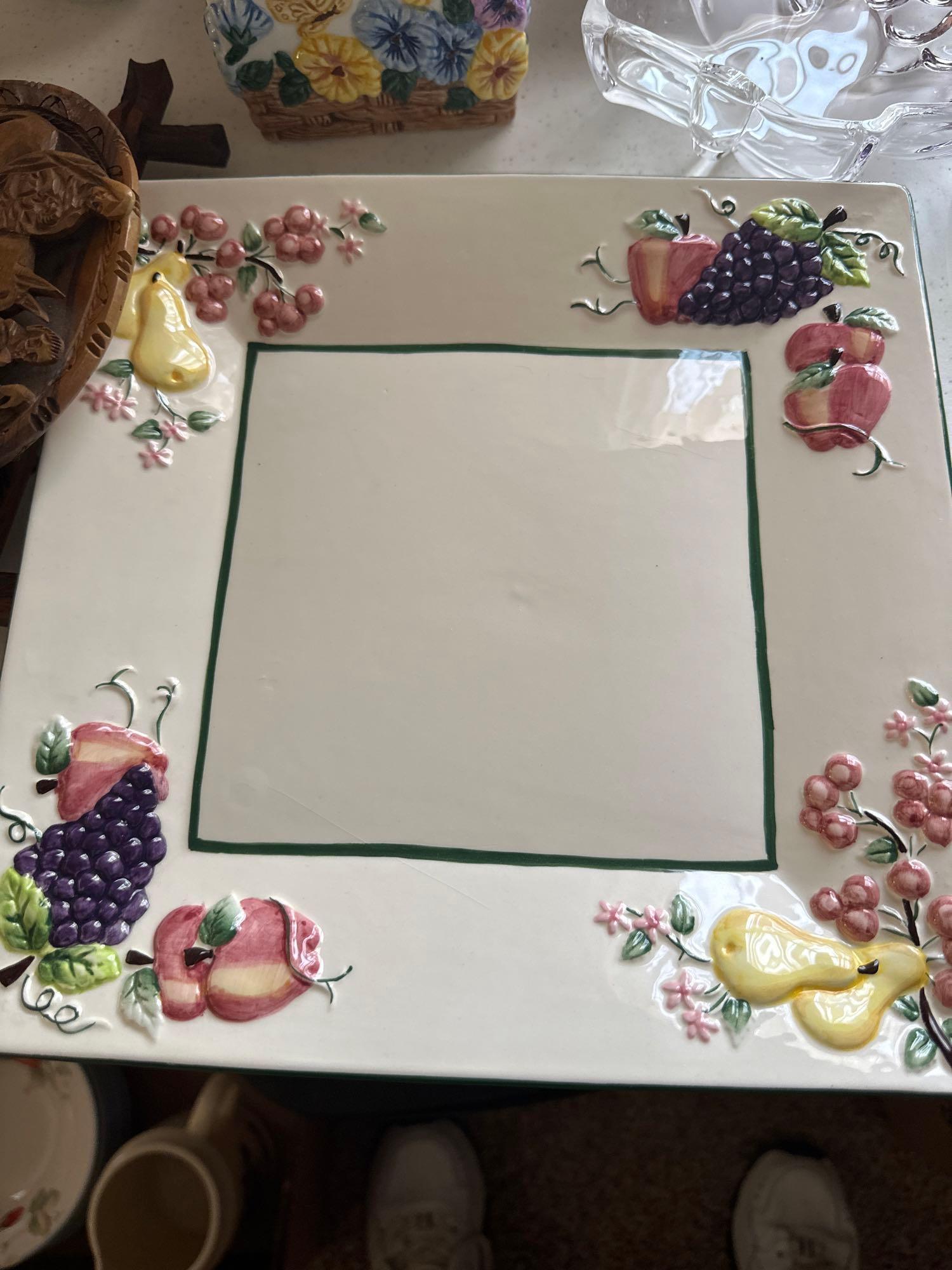 Applied colored fruit platter, glass trays, misc.Shipping