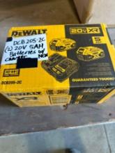 New Dewalt Cordless Batteries w/ Charger Model DCB205-2C
