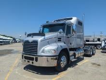 2013 MACK CXU613 T/A SLEEPER