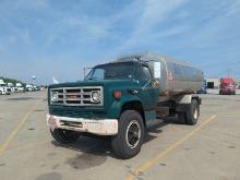 1987 GMC 700 OIL TANKER TRUCK