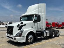 2016 VOLVO VNL T/A DAYCAB