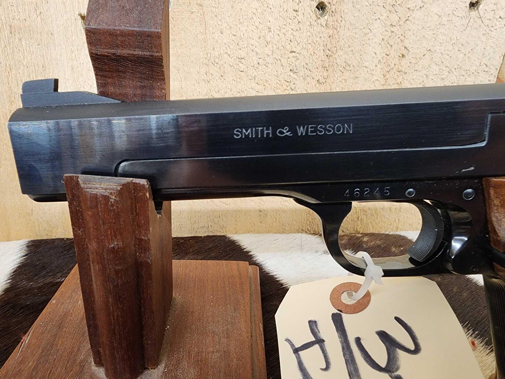 Smith & Wesson Model 41 .22 Semi Auto Pistol