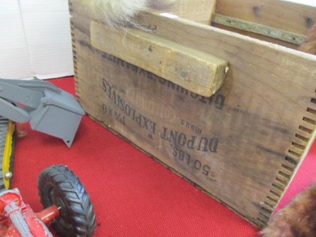 DuPont Dovetailed Advertising Explosives Box w/ Contents