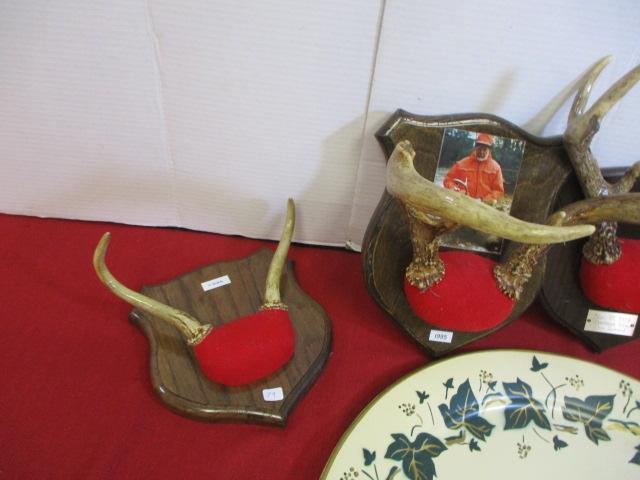 Metal Charger w/ 4 Sets of Antlers