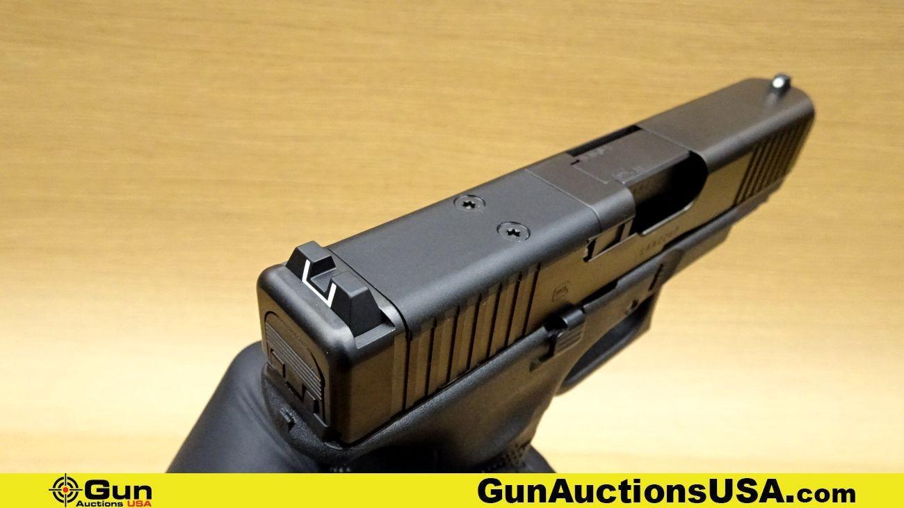 Glock 19 9X19 Pistol. Excellent. 4" Barrel. Shiny Bore, Tight Action Semi Auto The Glock 19 9X19 pis
