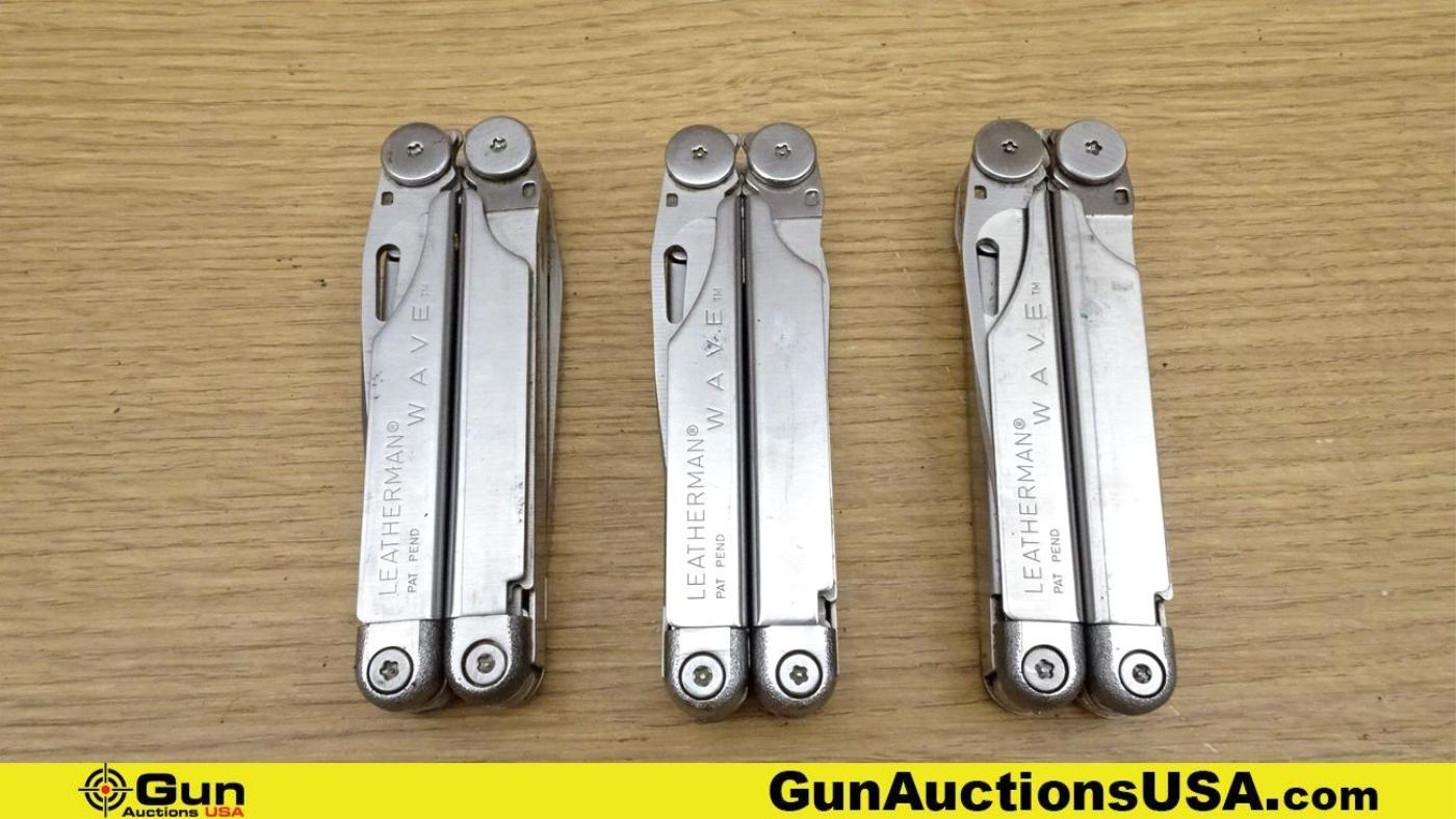 Leatherman WAVE Multi Tools. Very Good. Lot of 3; Multi Tools in Leather Pouches. . (69986)