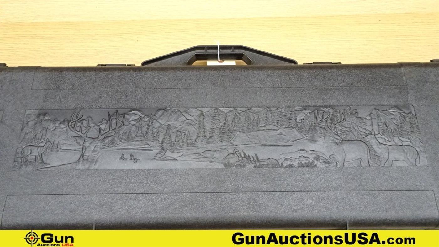Contico Rifle Case. Excellent. Black Heavy Polymer Lockable Double Rifle Padded Case w/ Molded Natur