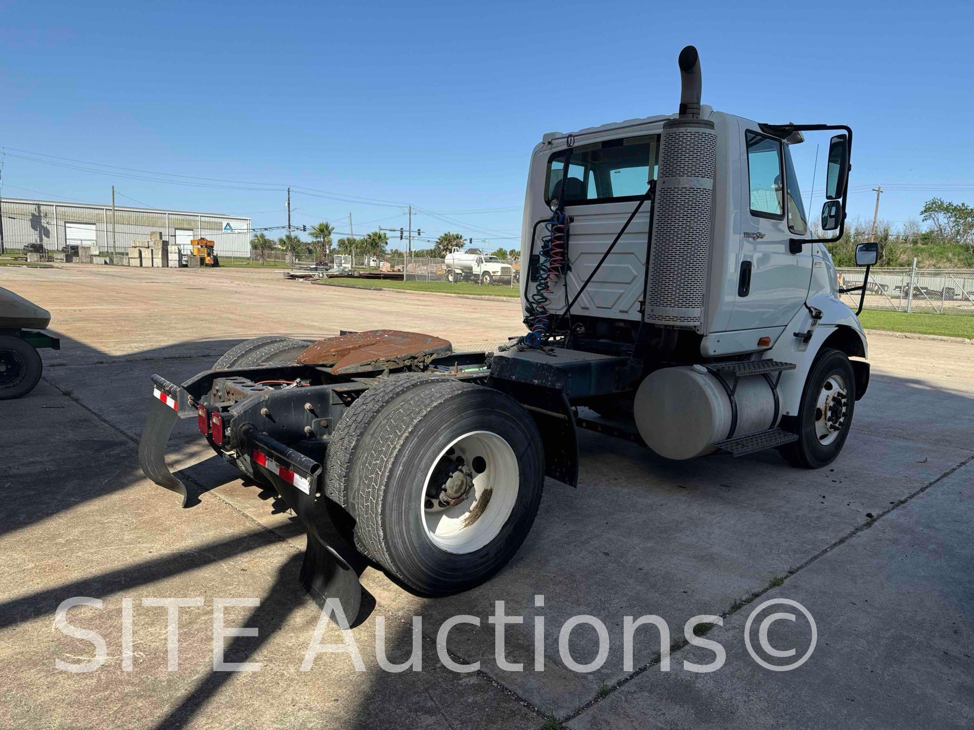 2013 International 8600 S/A Daycab Truck Tractor