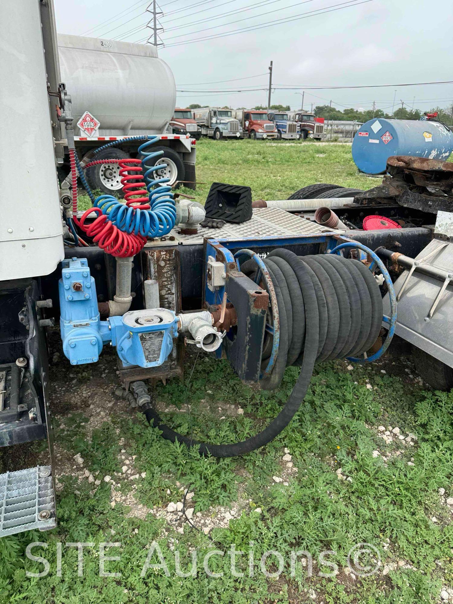 1997 Kenworth T800 T/A Daycab Truck Tractor