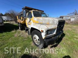 1986 Ford F700 S/A Dump Truck