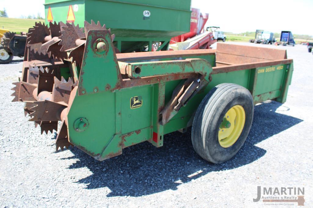 JD 450 hydra push manure spreader