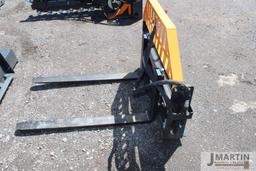 Set of 48'' skid mount hyd pallet forks