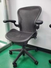 MEDIUM HERMAN MILLER CHAIR