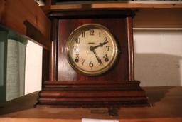 Ingram Mantle Clock with Key