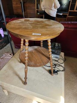 Coffee Table, Parlor Table, Electonics & Lamp