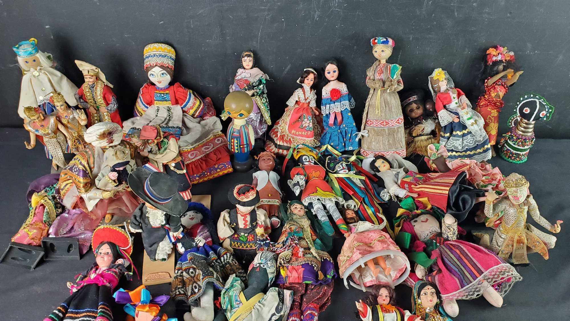 Large Lot of small dolls Russian Hindu Thi Bangkok Turkish Peruvian Native American Edi dolls lots