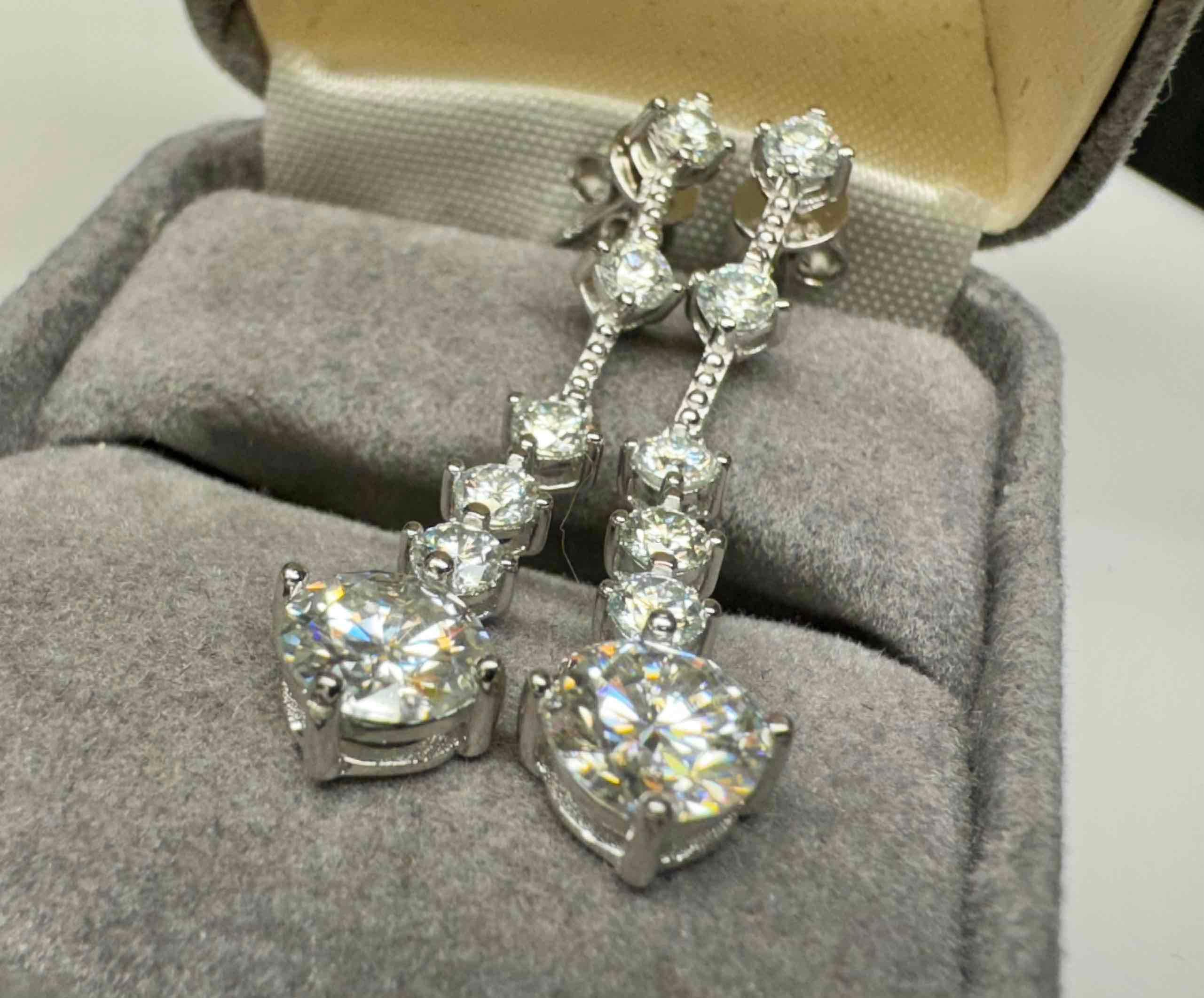 Pair of S925 Sterling Silver Moissanite Diamond Earrings 3.1g total