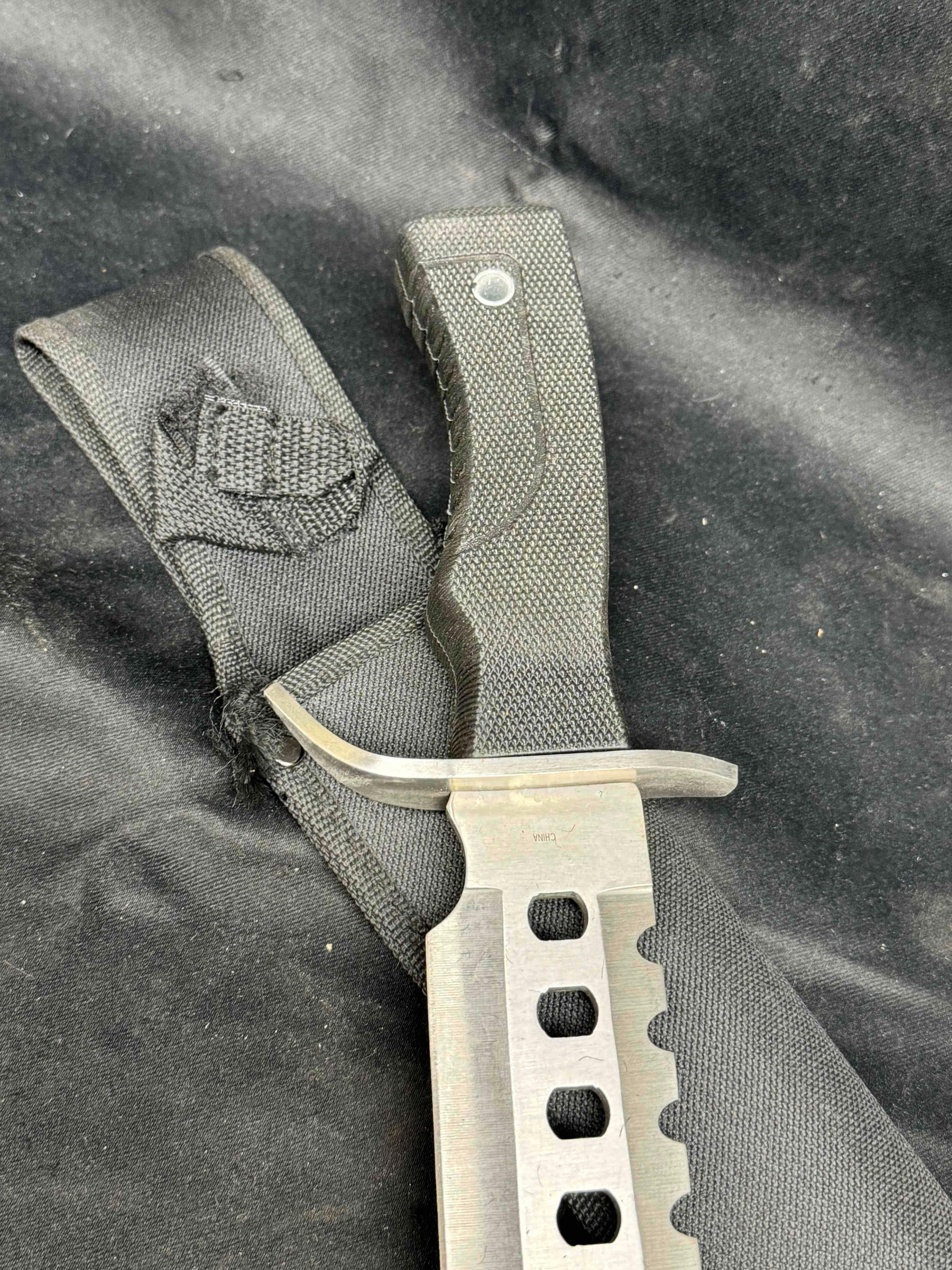 Large Frost USA Knife with Sheath